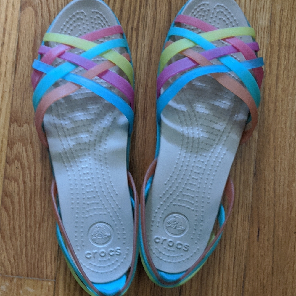 Crocs multi color huarache sandals size 8